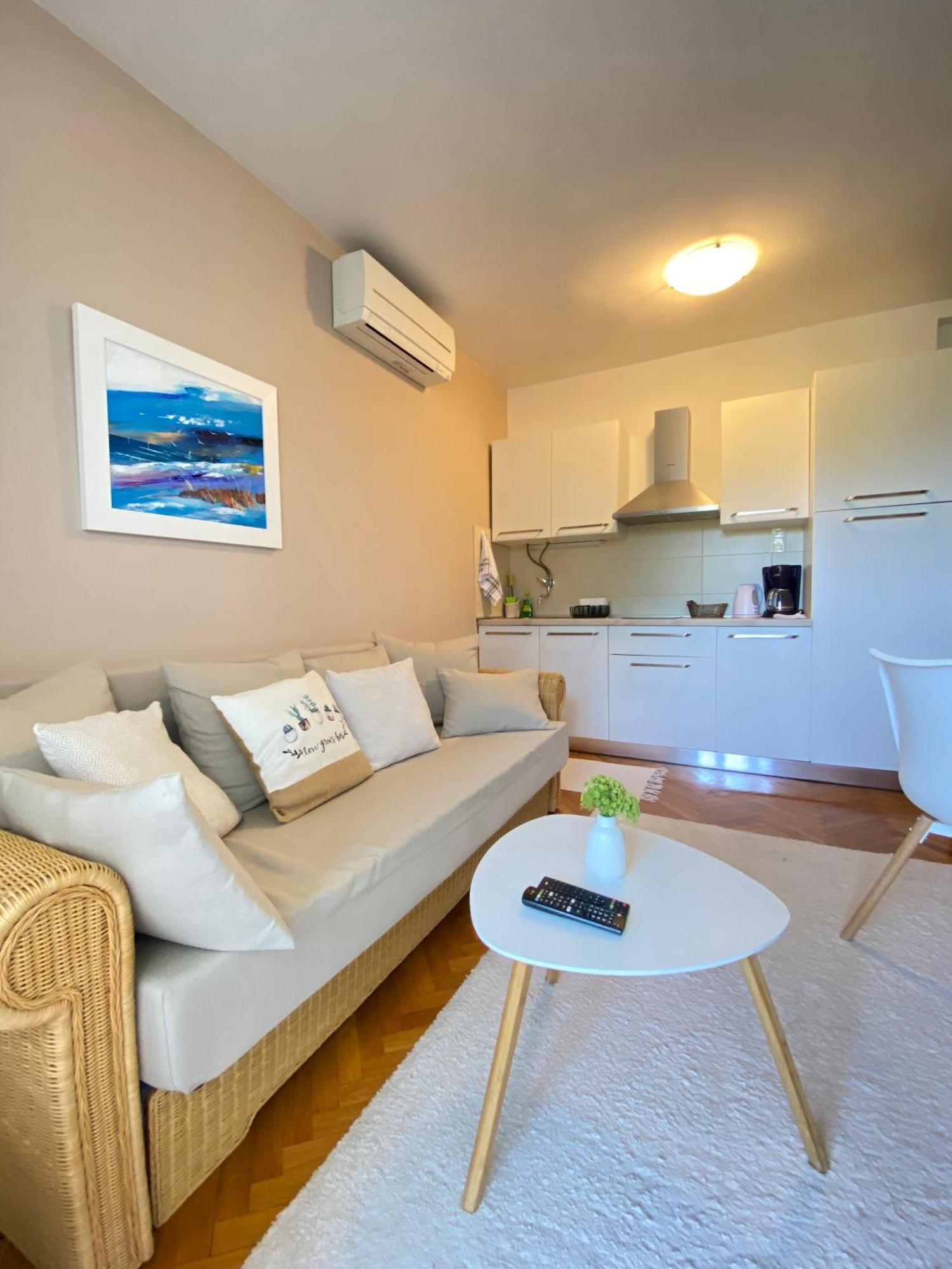 Banjol Apartments Flora 2 מראה חיצוני תמונה
