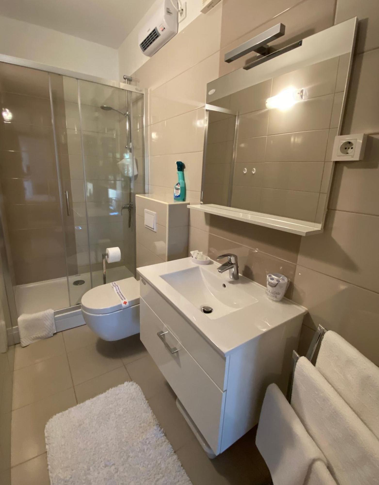 Banjol Apartments Flora 2 מראה חיצוני תמונה